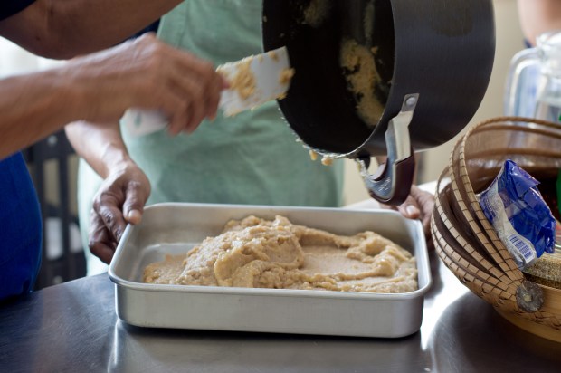 Making Seminola Cake
